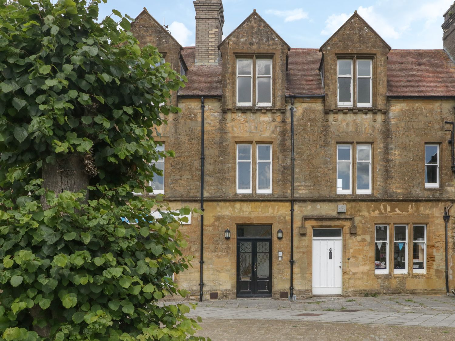 1 Abbey Court - Dorset - 1048682 - photo 1