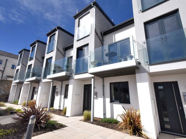 3 Grove Mews - 1106539 - photo 1