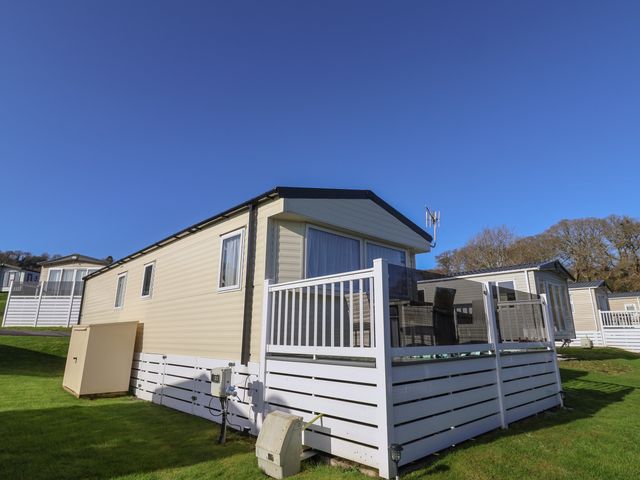Tri-Star House - 1153199 - photo 1