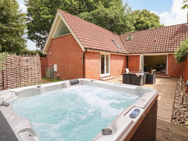 Oak Tree Lodge - 30583 - photo 1