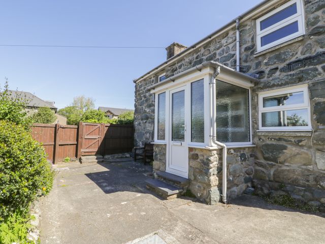 Ty Uchaf - 973995 - photo 1