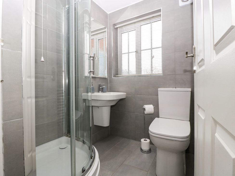 8A Rosewood Avenue - Somerset & Wiltshire - 1057153 - thumbnail photo 7