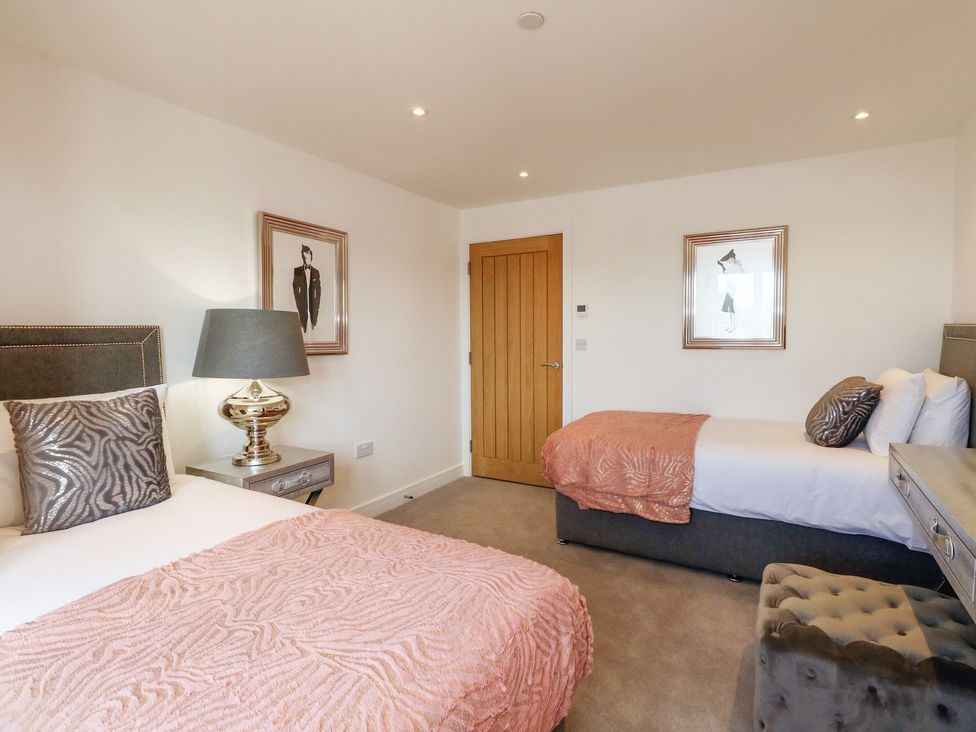Harbourside Haven Apartment 1 - Dorset - 1059262 - thumbnail photo 16