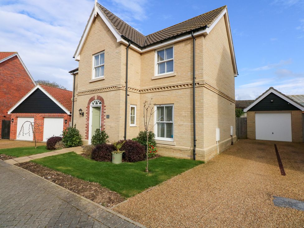 Coral House - Norfolk - 1069475 - thumbnail photo 3