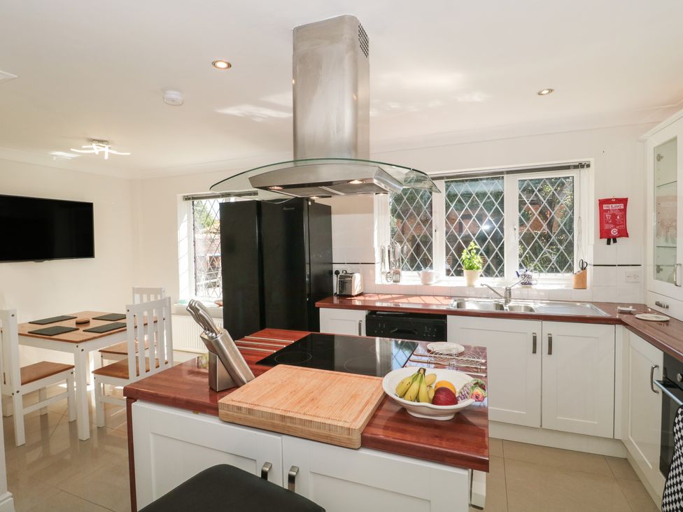 1 Charlotte Close - Dorset - 1105314 - thumbnail photo 12