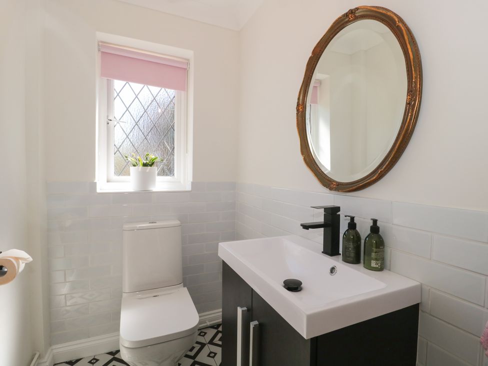 1 Charlotte Close - Dorset - 1105314 - thumbnail photo 16