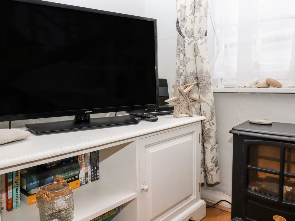 Sea Beach Cottage - Kent & Sussex - 1127983 - thumbnail photo 7
